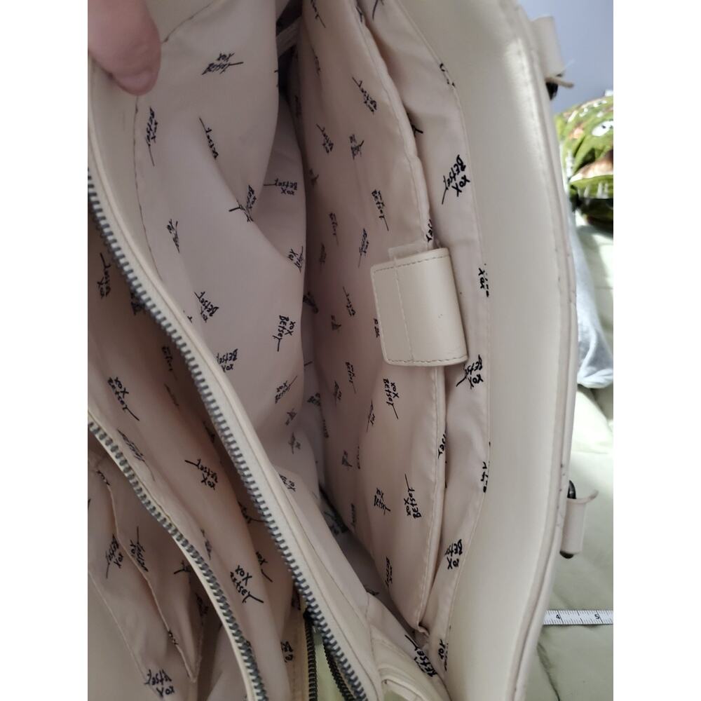 Betsey Johnson Heart Quilted Tote Bag Cream Faux Leather - Picture 6 of 10